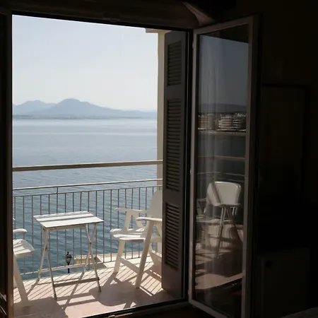 Theoxenia Ξενοδοχείο Λουτράκι