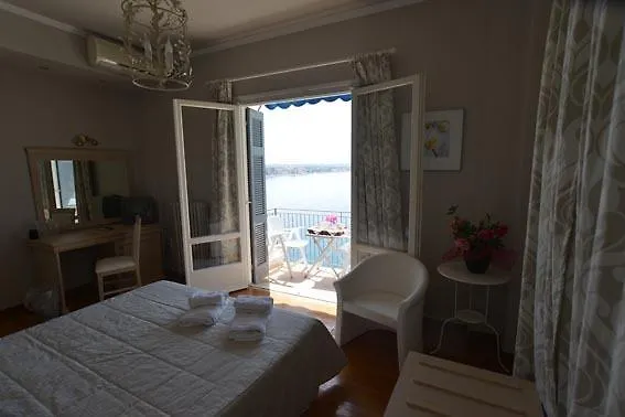 Theoxenia 3* Λουτράκι