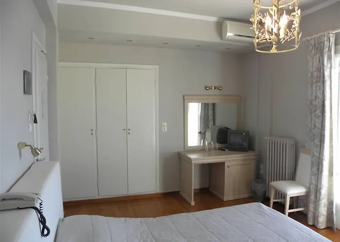 Theoxenia Λουτράκι