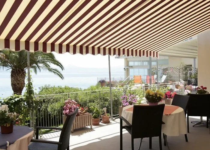 Theoxenia Λουτράκι