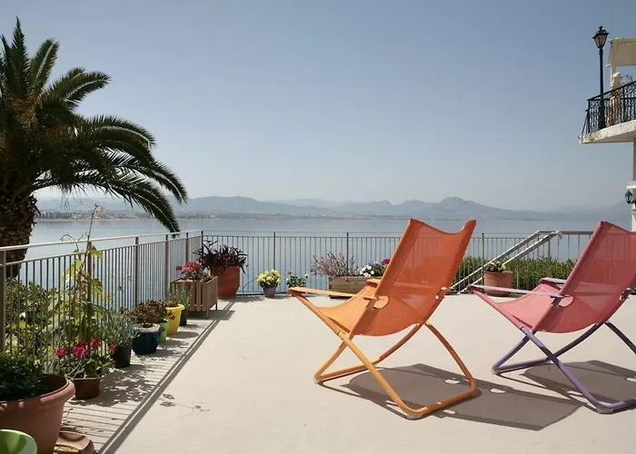 מלון Theoxenia לוטראקי