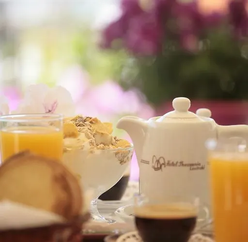 Theoxenia 3* לוטראקי